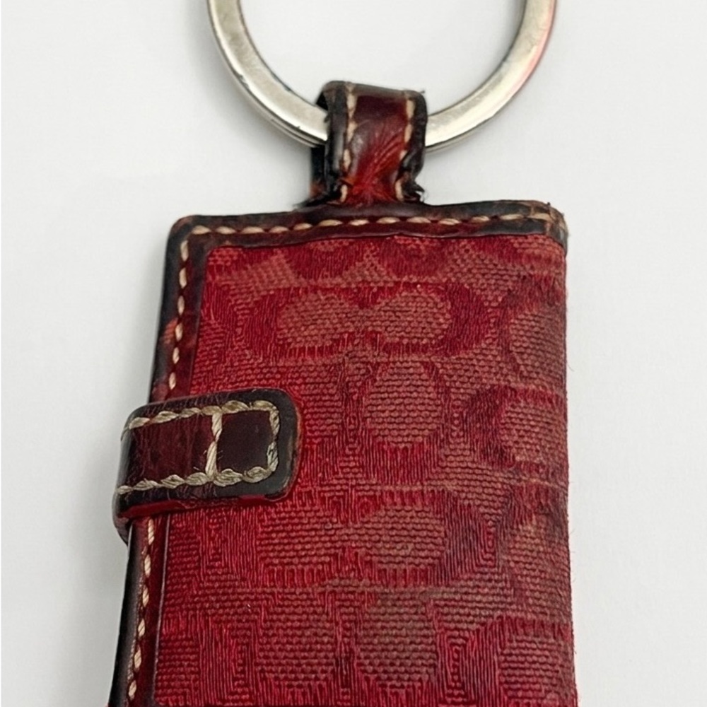 Vintage Coach Signature Red Jacquard Photo Frame Keychain - Picture 2 of 6